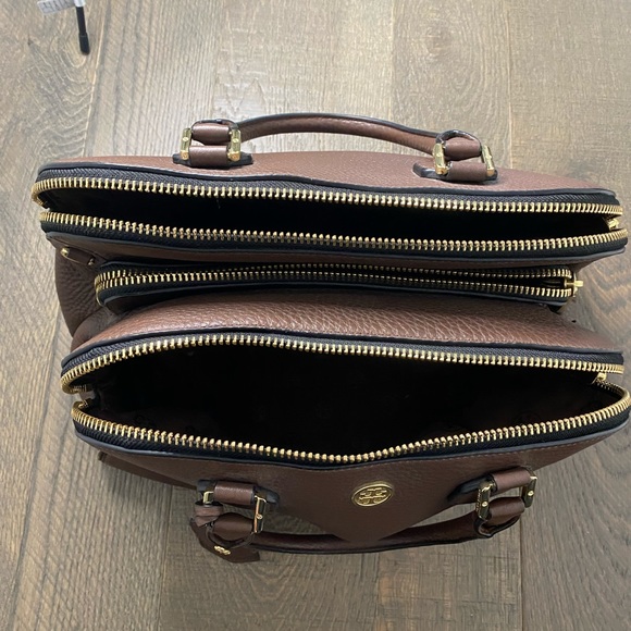 Tory Burch Robinson pebbled leather 3 zip satchel - Picture 8 of 8